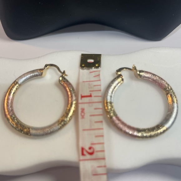 NWOT Tri-Color Hoop Earrings (Rose/Yellow/White Gold Tone) - Picture 4 of 4